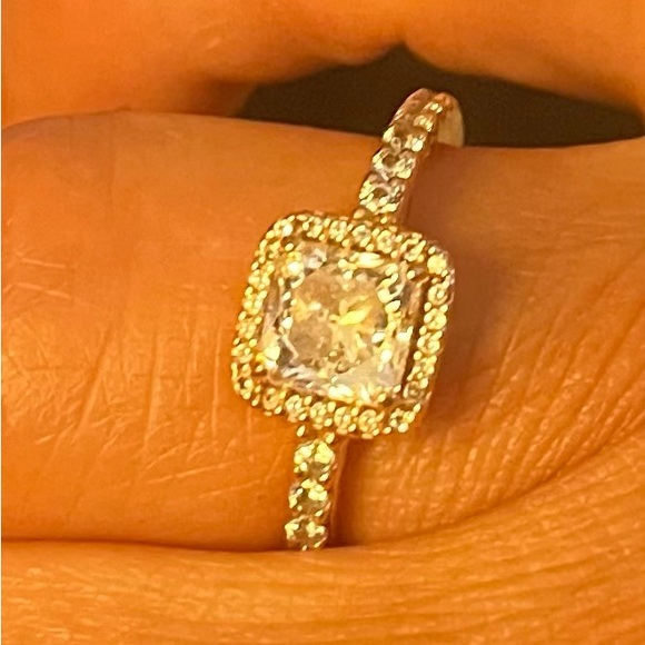 Pandora Halo Rose gold Ring - Picture 1 of 4